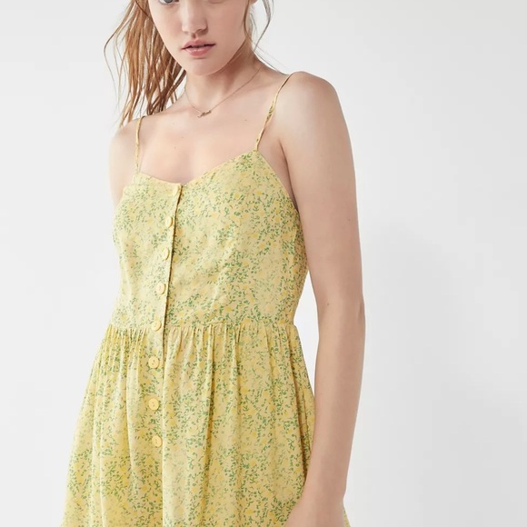 UO Poppy Sweetheart Button-Down Romper - Picture 3 of 8